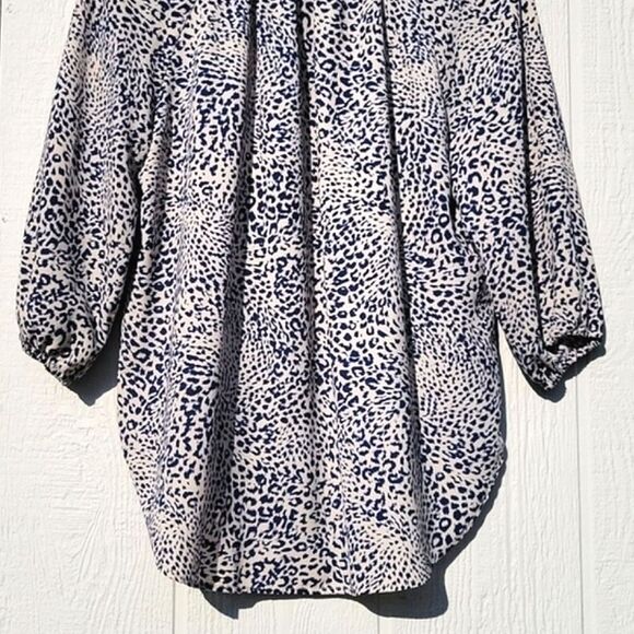 COLLECTIVE CONCEPTS Blue Beige Animal Print Button Up Loose Flowy Blouse sz L - Picture 9 of 11